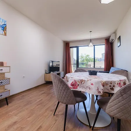 Charm 1-bedroom *